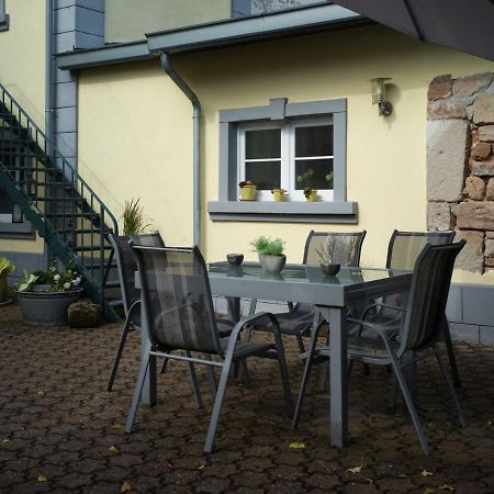 Apartamento Ades Haus - wenn's gemütlich sein darf! Überherrn Exterior foto