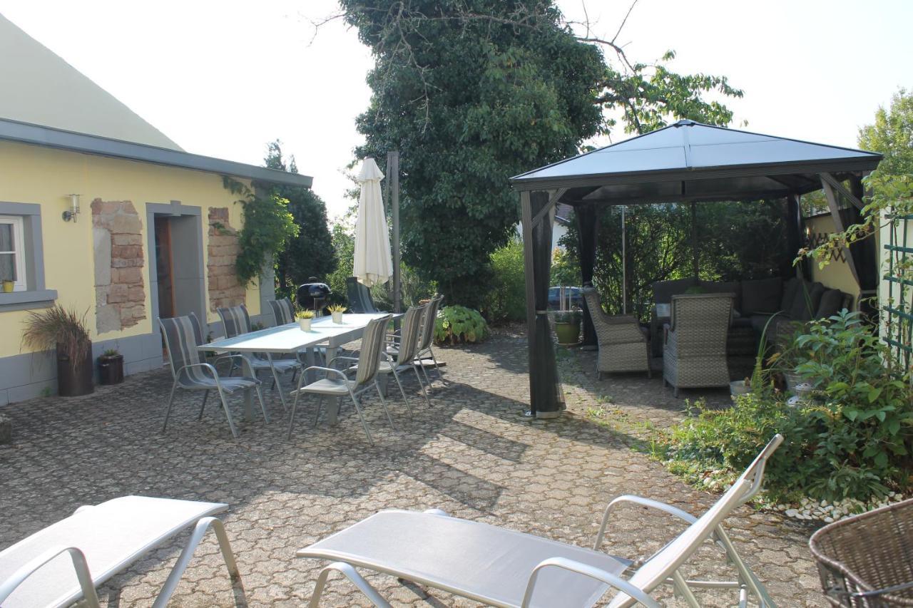 Apartamento Ades Haus - wenn's gemütlich sein darf! Überherrn Exterior foto