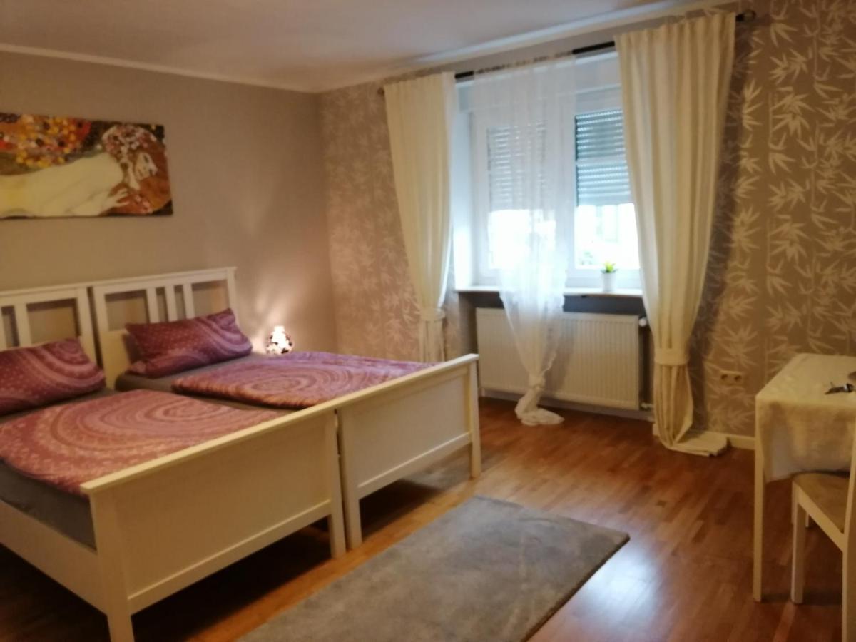 Apartamento Ades Haus - wenn's gemütlich sein darf! Überherrn Exterior foto
