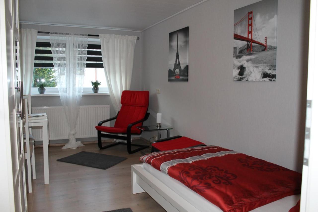 Apartamento Ades Haus - wenn's gemütlich sein darf! Überherrn Exterior foto
